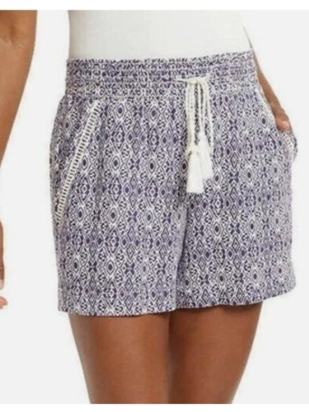 NWT Briggs Women's M Blue Linen Blend Pull-On Shorts Geometric Pattern